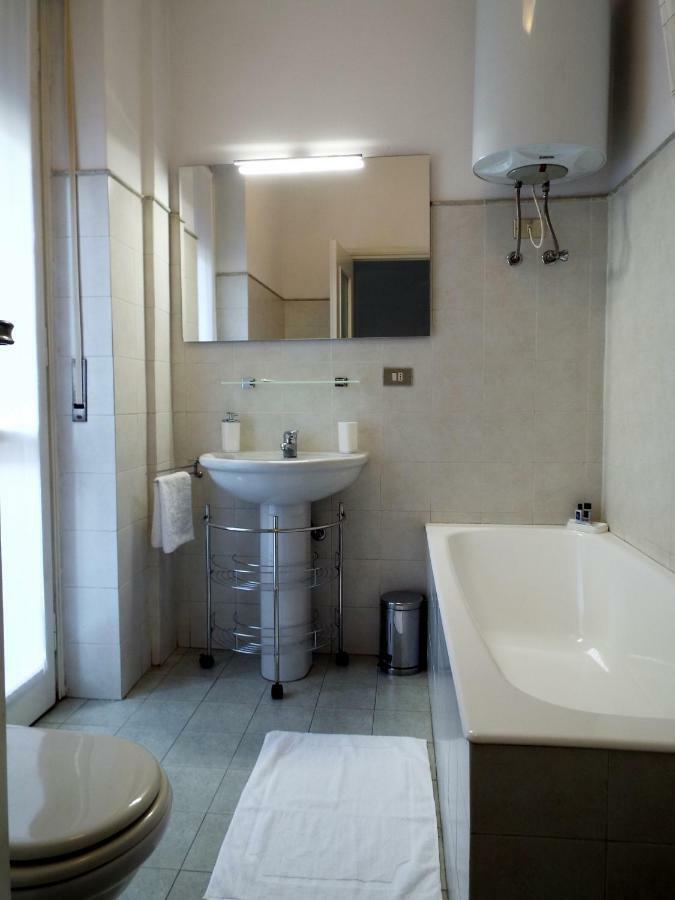 Lacaralele Apartment ミラノ エクステリア 写真